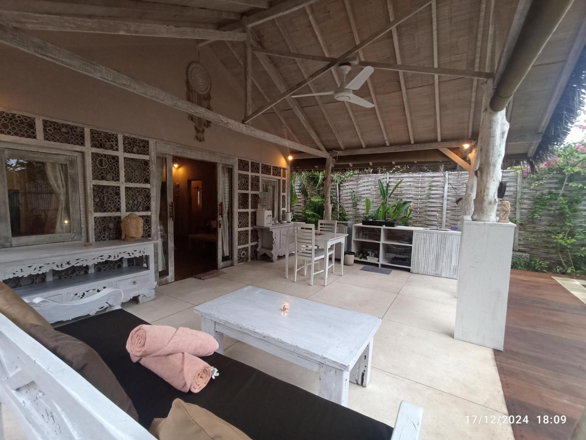 Martine Private Villa Gili Trawangan Exterior foto
